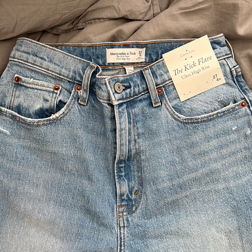 Abercrombie & Fitch Ultra High Rise “the Kick Flare” jeans